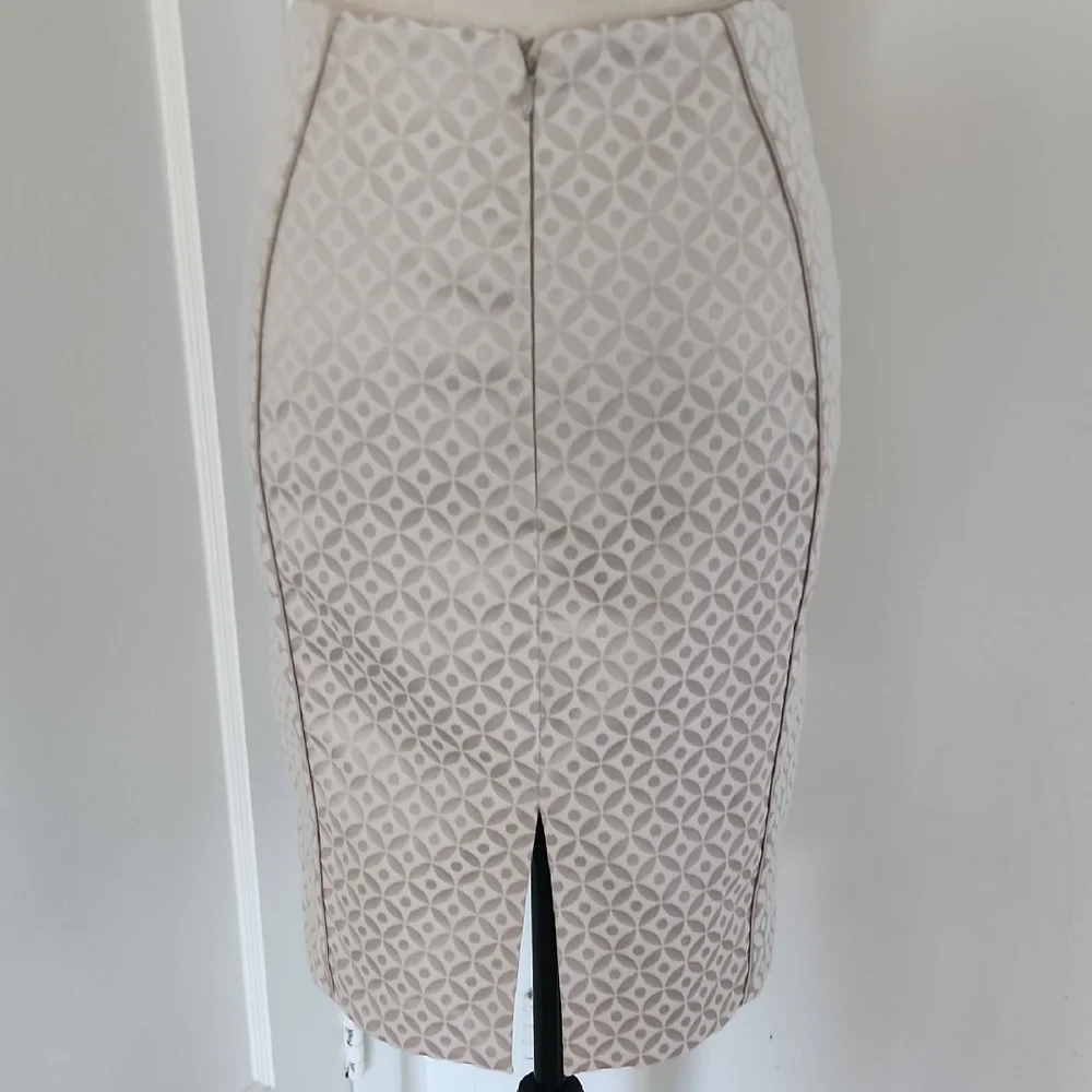 Elegant Cream Peplum Skirt Suit - Picture 15 of 16